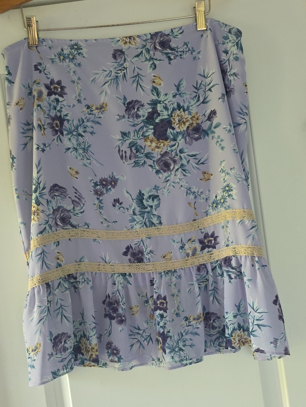 VINTAGE...Axcess Liz Claiborne Lavender Floral Midi Skirt